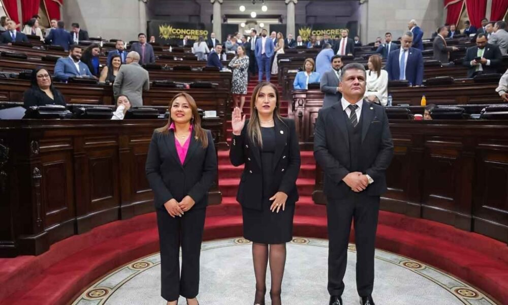 Juramentan a Claudia Paredes al frente de la Comisión de Postulación para elegir al próximo Fiscal General 2026-2030