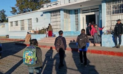 Más de 1.7 millones regresan a clases, mientras la entrega de útiles avanza de forma desigual