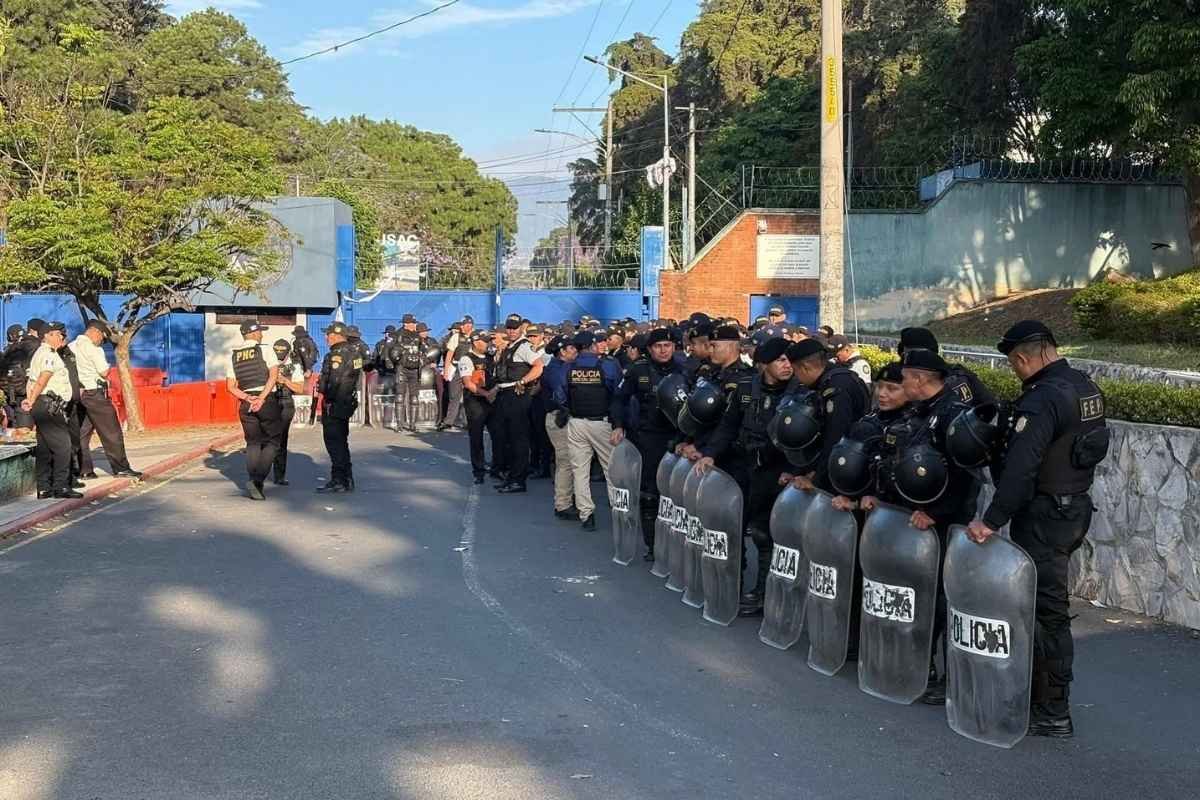 Usac refuerzan seguridad y MP se hace presente tras reelección de Walter Mazariegos