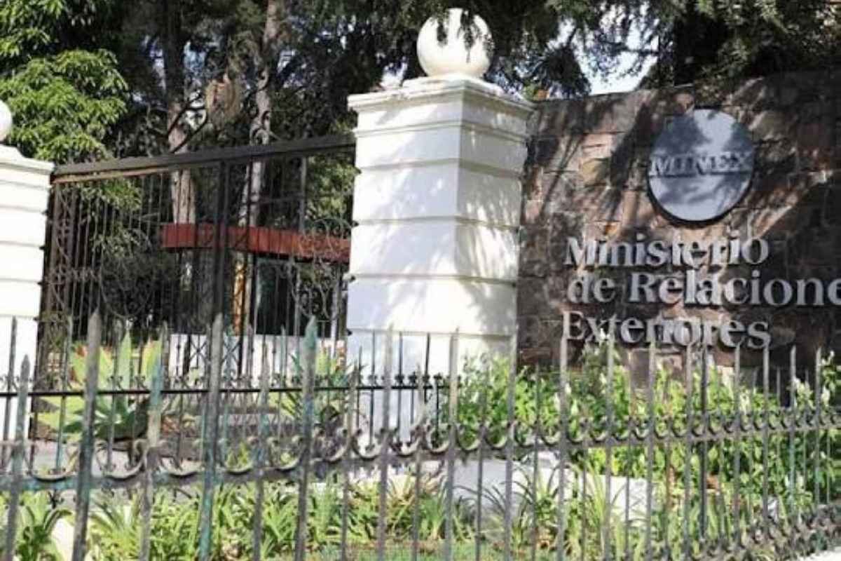 Hugo Beteta deja embajada en EE. UU. Julio Saavedra asumirá el cargo